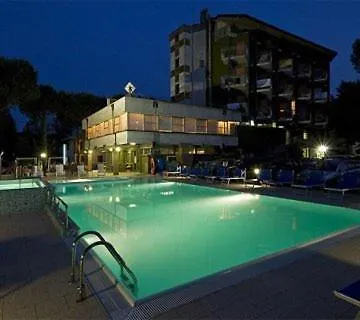 Majestic Отель San Mauro Mare